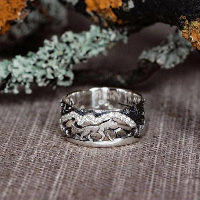 Bague loup  décor celtique