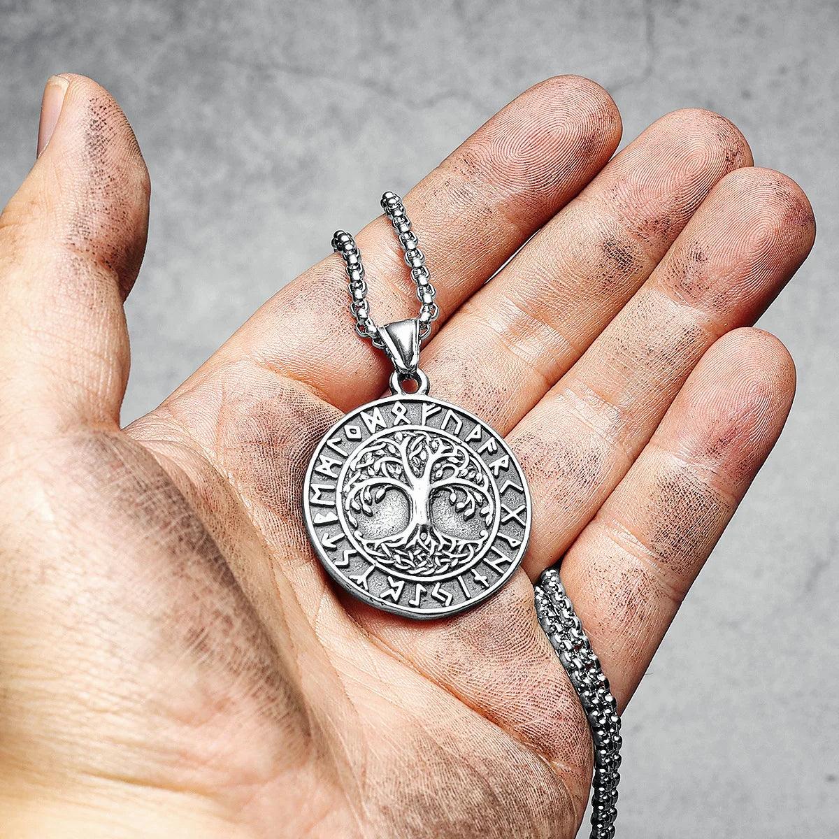 Collier Yggdrasil et Runes Viking - Univers Celtique